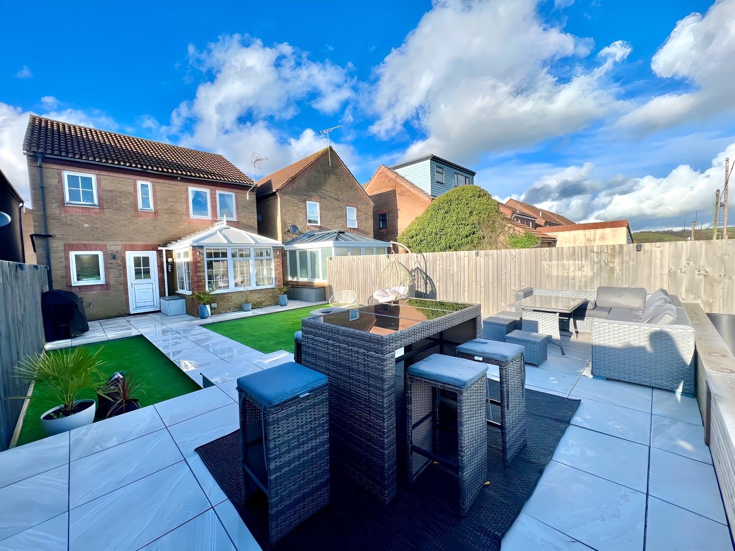 Watts & Tythegston Close, Nottage, Porthcawl, CF36 3HJ